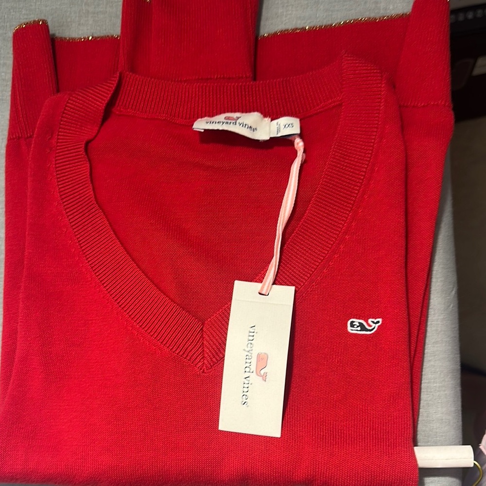Vineyard Vines Women’s V-Neck Sweater in Red